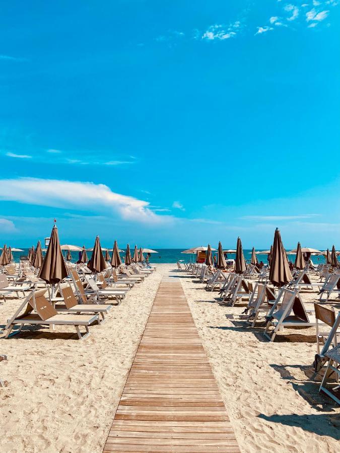 Pineta Aparthotel 2*